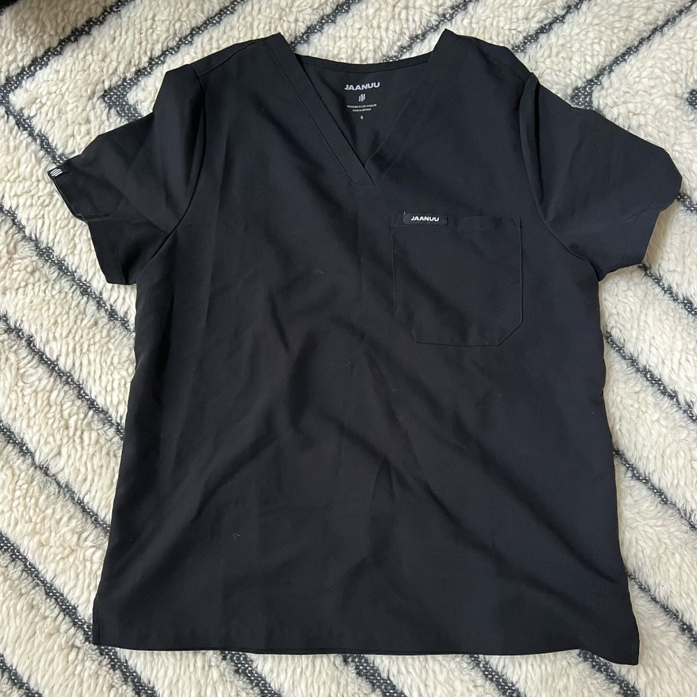 jaanuu black scrub top small
